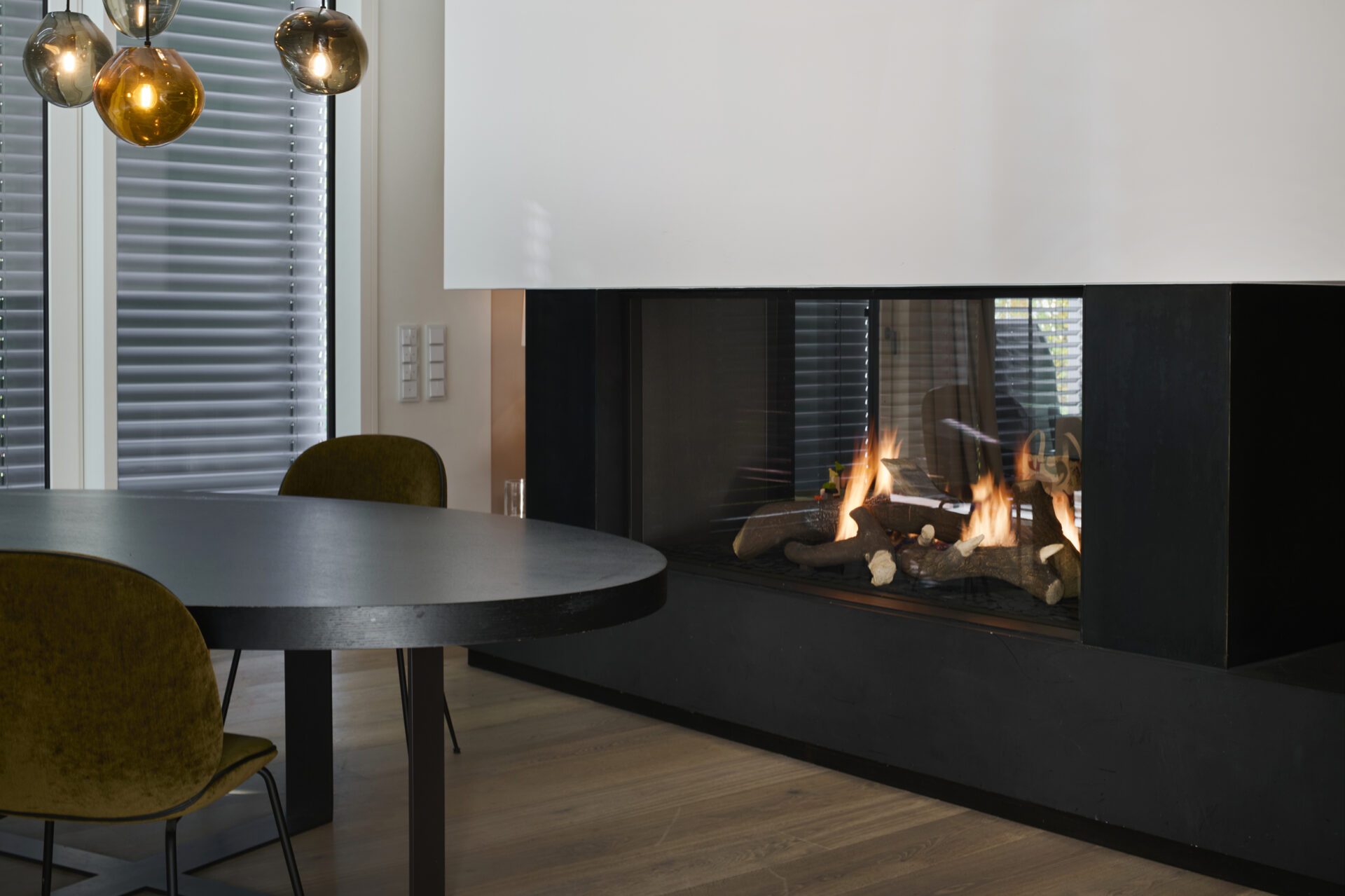 Chiemsee_oefen_rosenheim_gaskamin_raumteiler_esszimmer